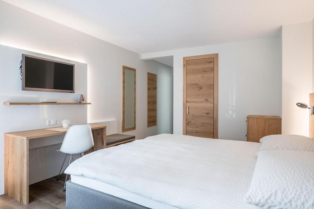 Hotel Zur Traube Brigerbad Екстер'єр фото