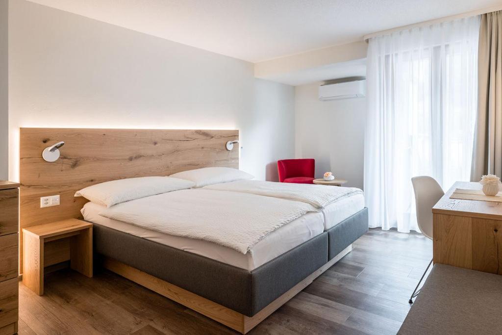 Hotel Zur Traube Brigerbad Екстер'єр фото